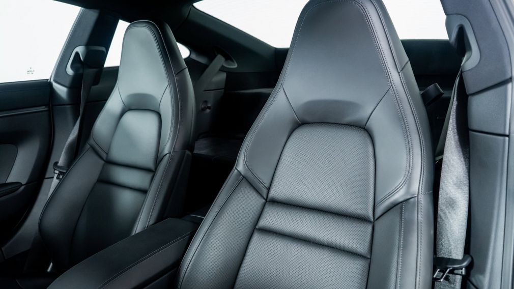 2022 Porsche 911 Coupe photo 3