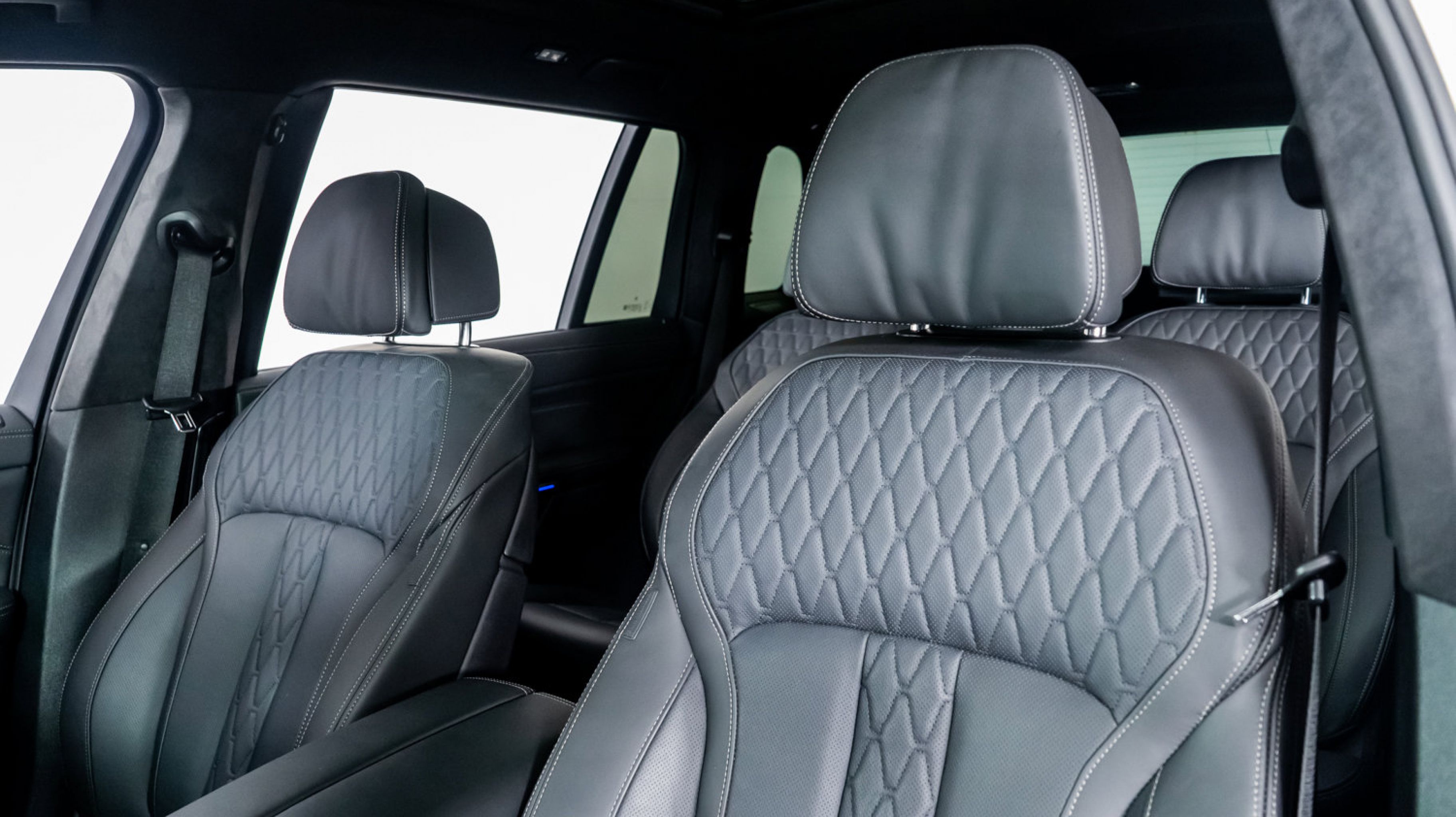 2025 Bmw X7 M60i photo 3