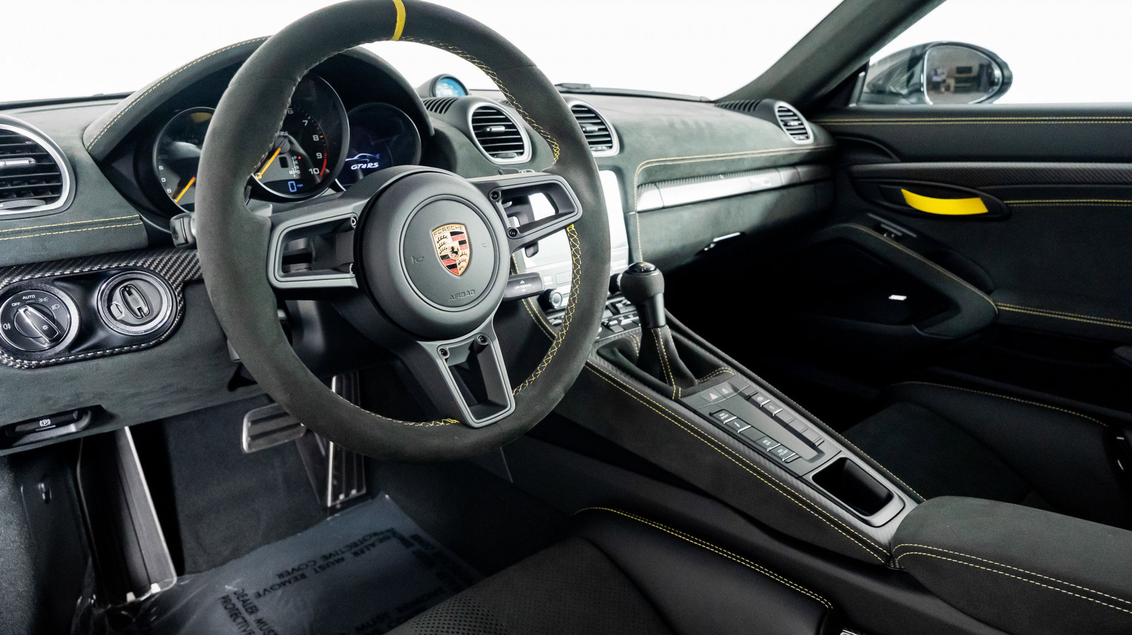 2025 Porsche Cayman GT4 RS photo 2