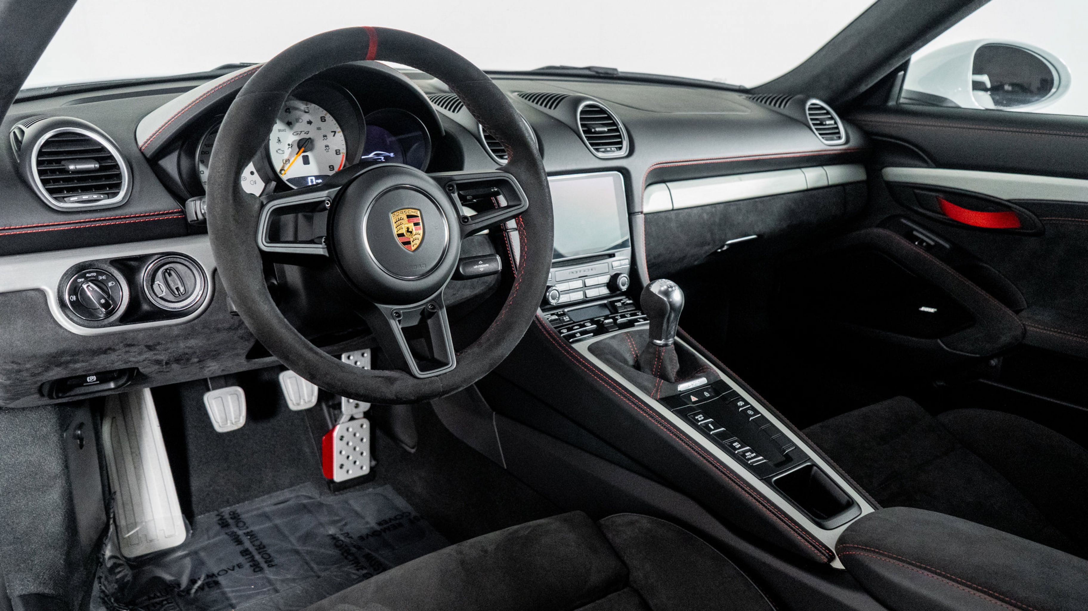 2020 Porsche Cayman GT4 photo 2