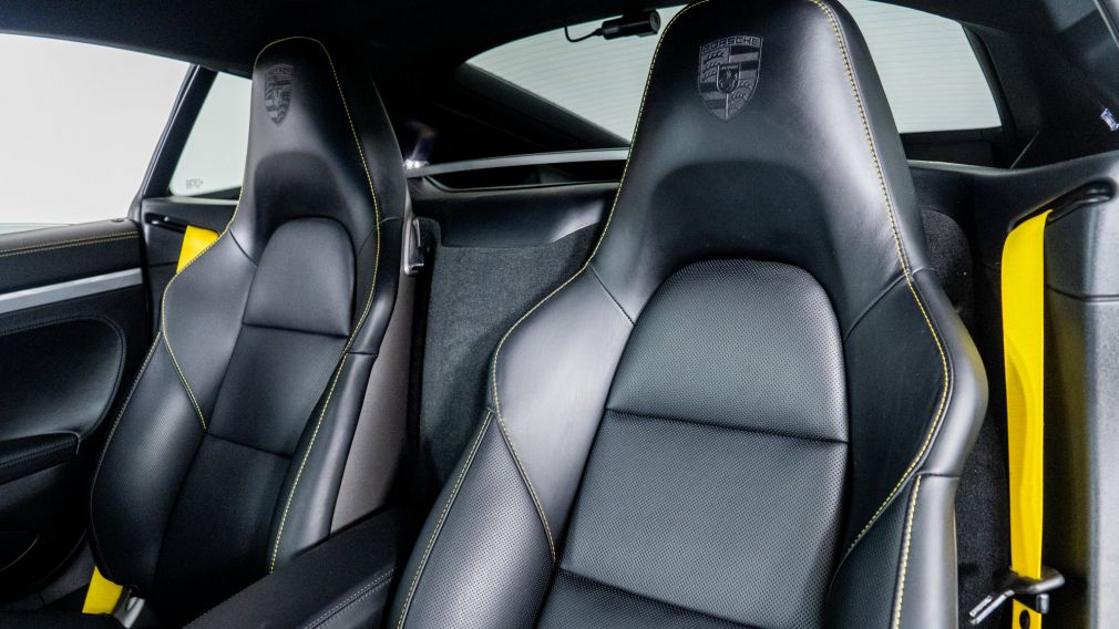 2025 Porsche Cayman Base photo 3