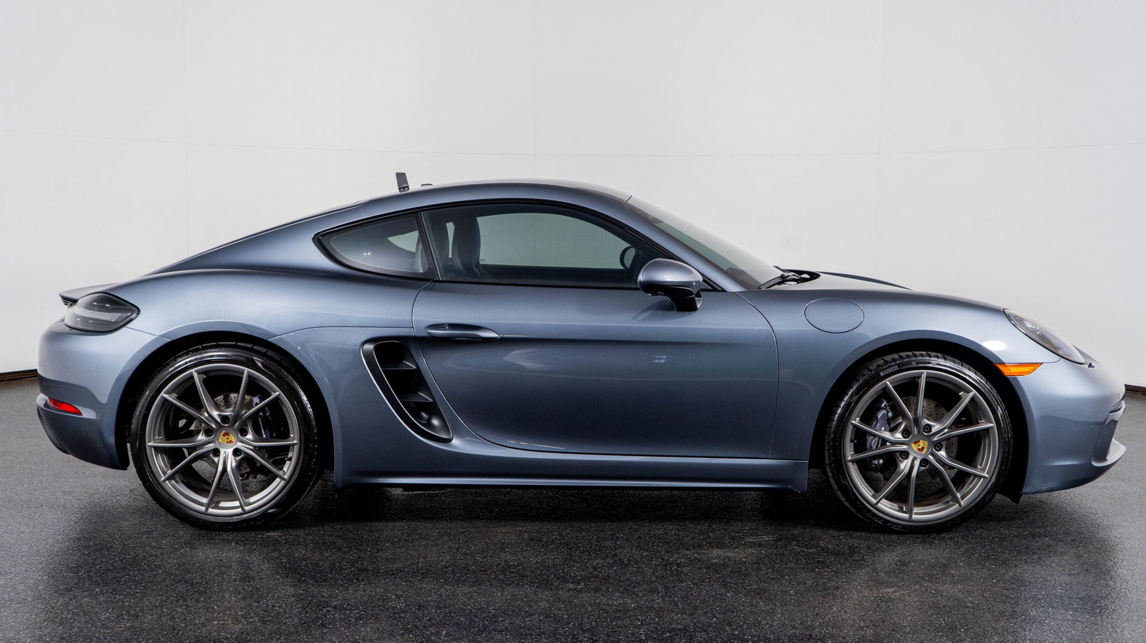 2025 Porsche Cayman Base photo 4