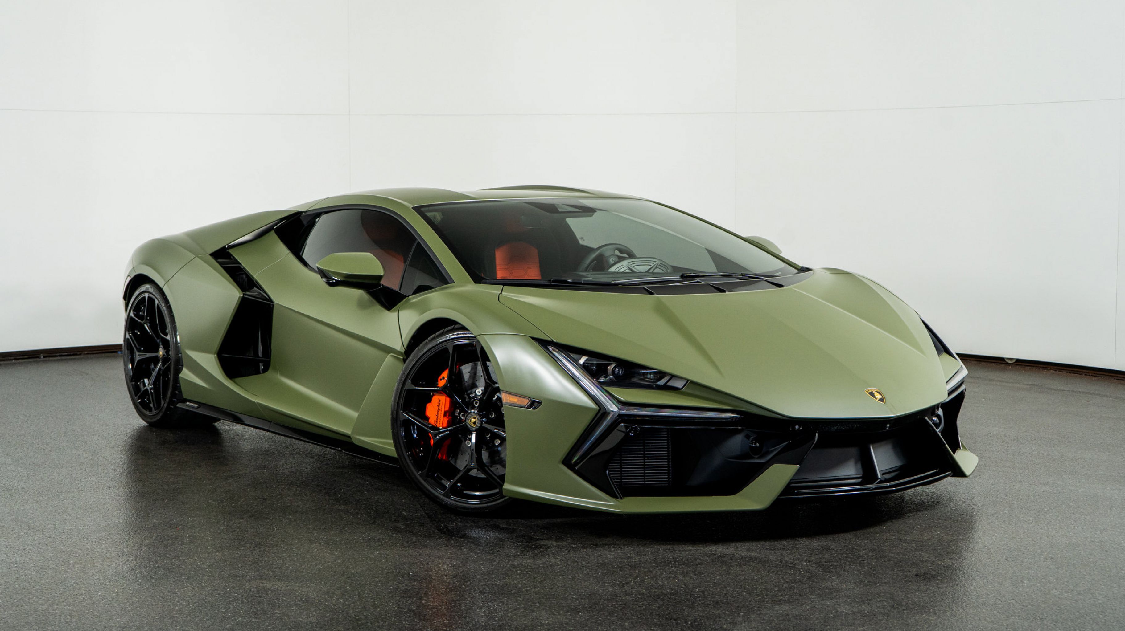 2024 Lamborghini Revuelto Base's photo