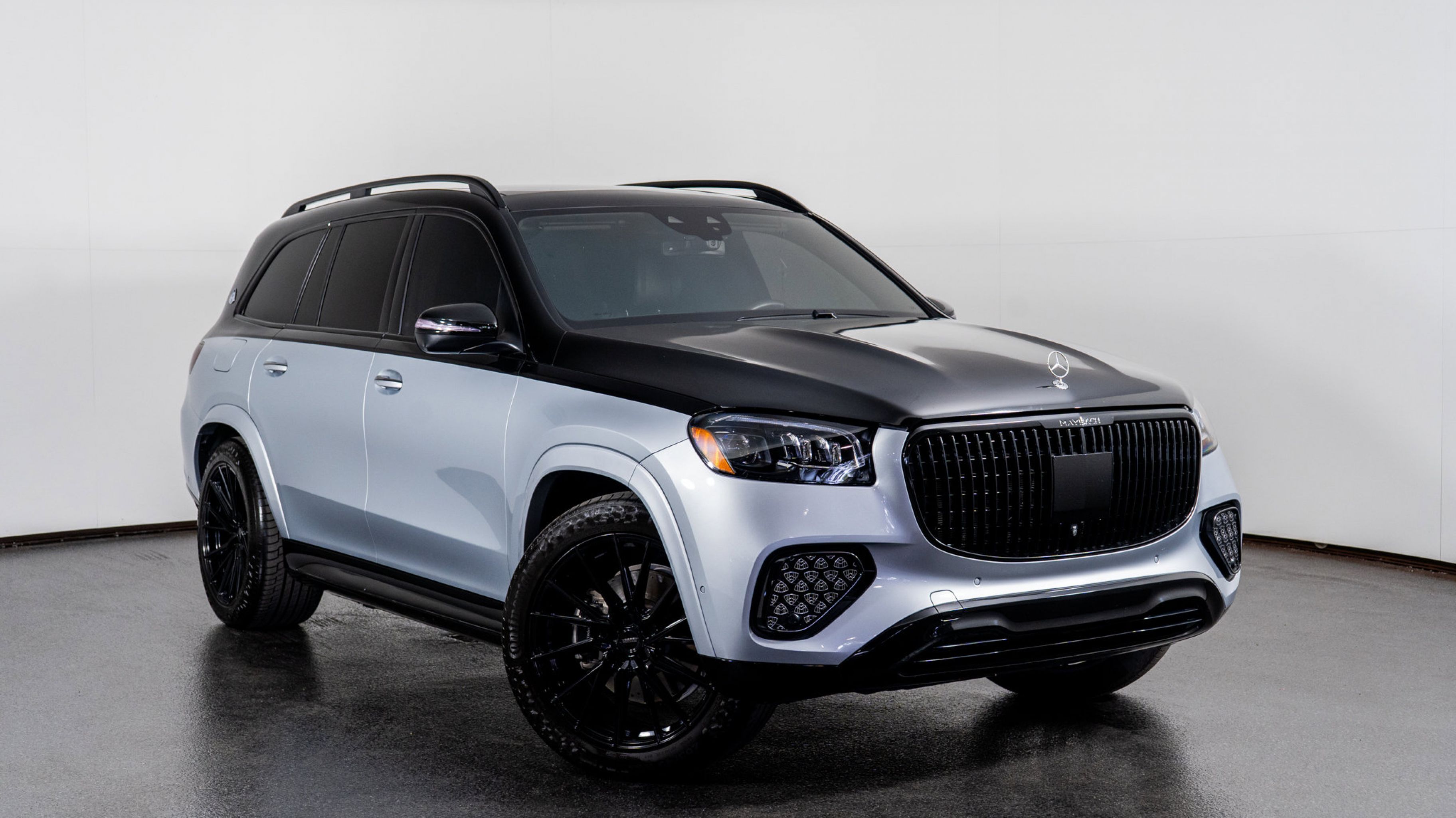 2024 Mercedes-Benz GLS Maybach's photo