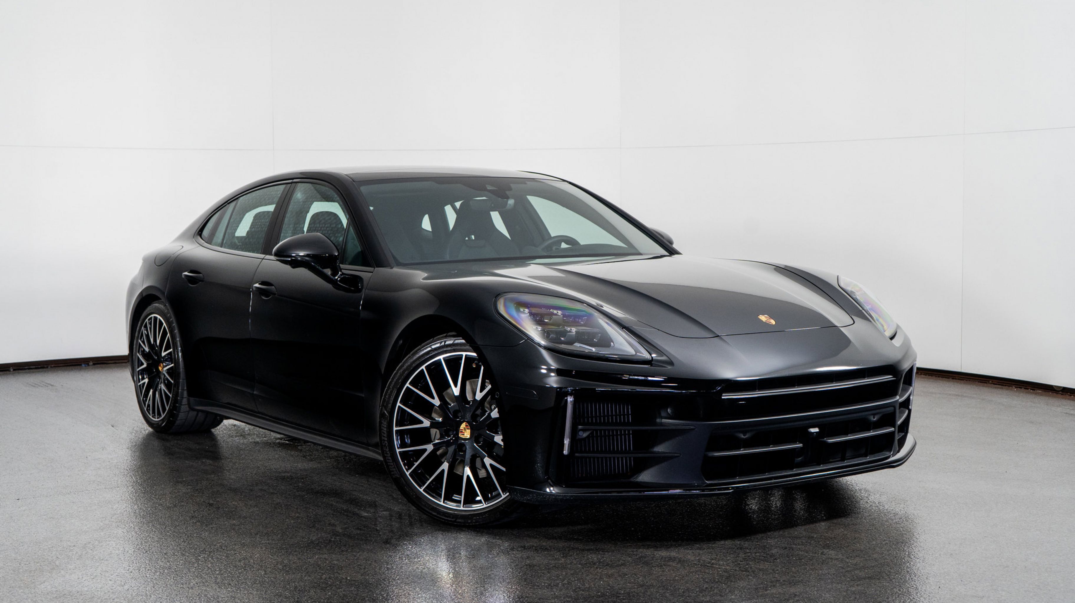 2025 Porsche Panamera Base's photo