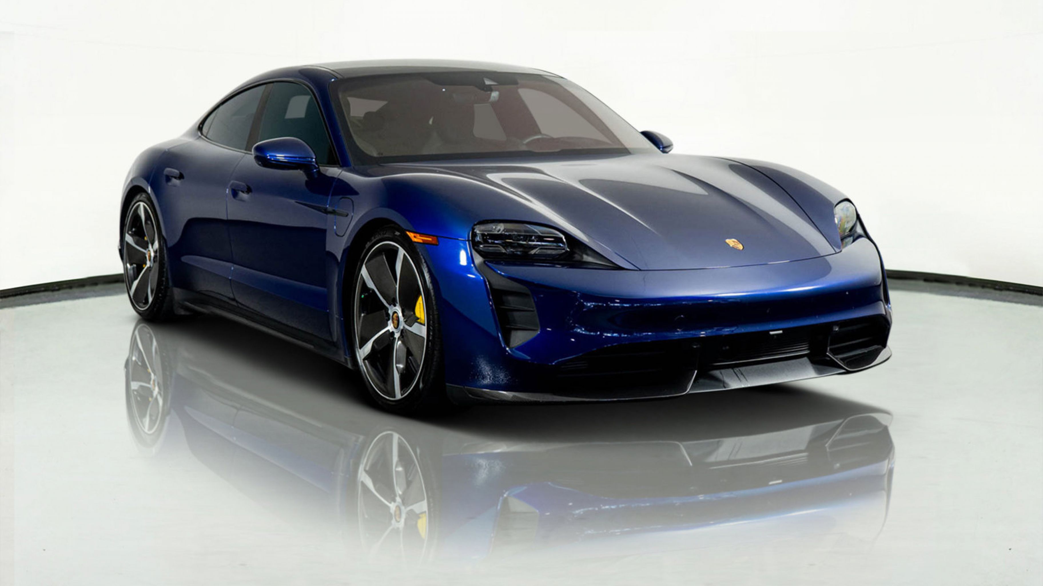 2021 Porsche Taycan Turbo S's photo