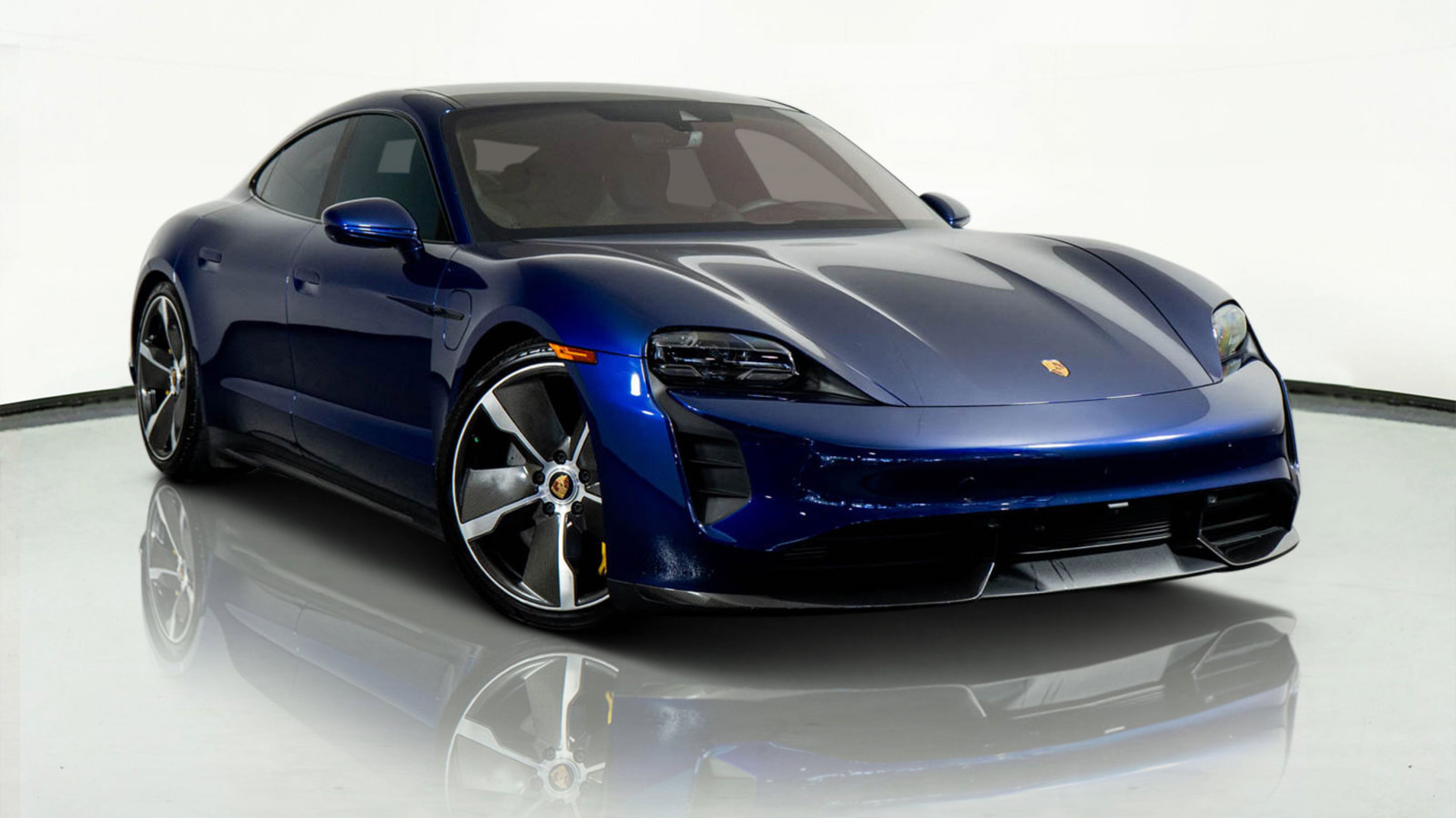 2021 Porsche Taycan Turbo S photo 4