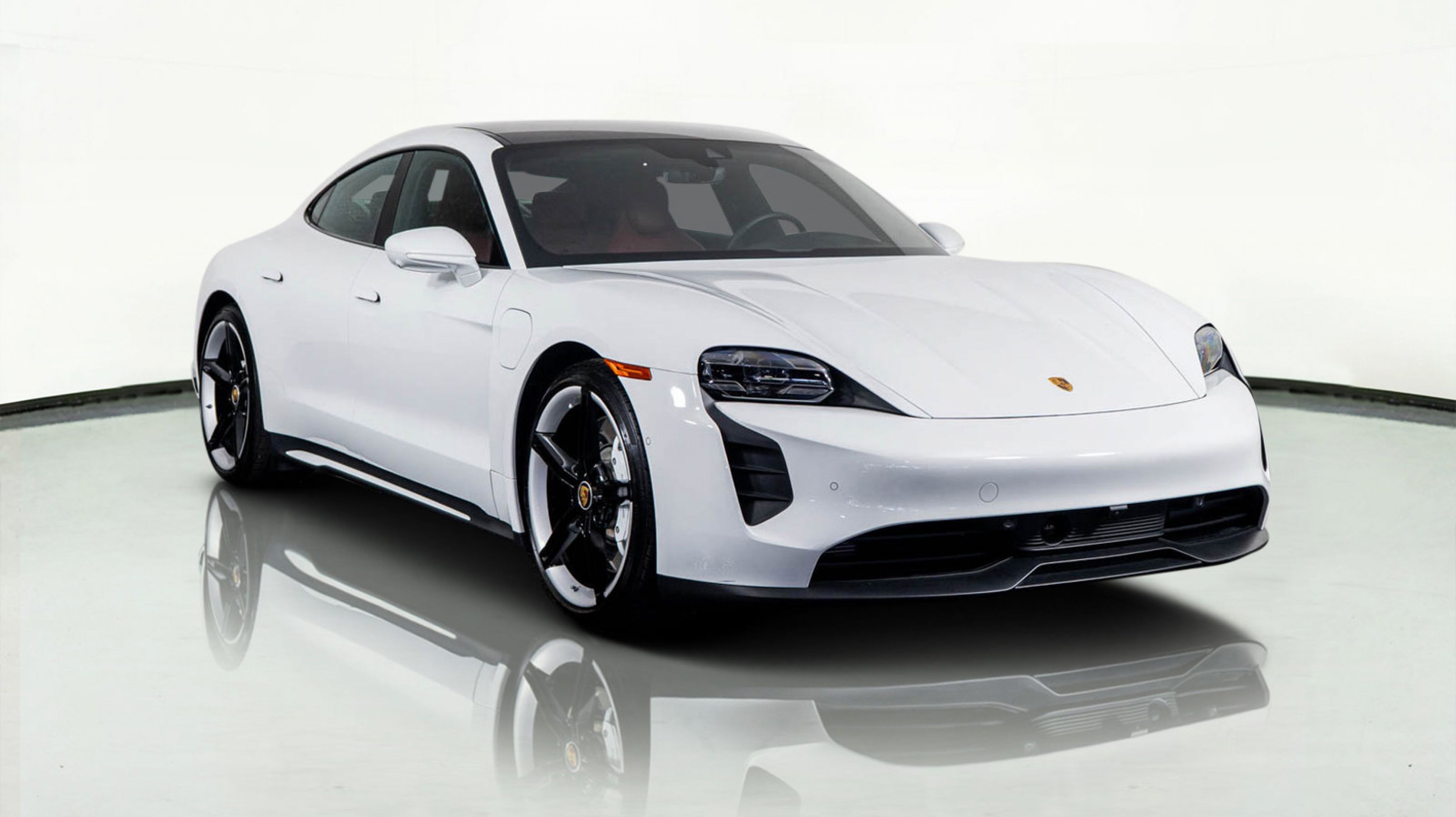 2024 Porsche Taycan S's photo