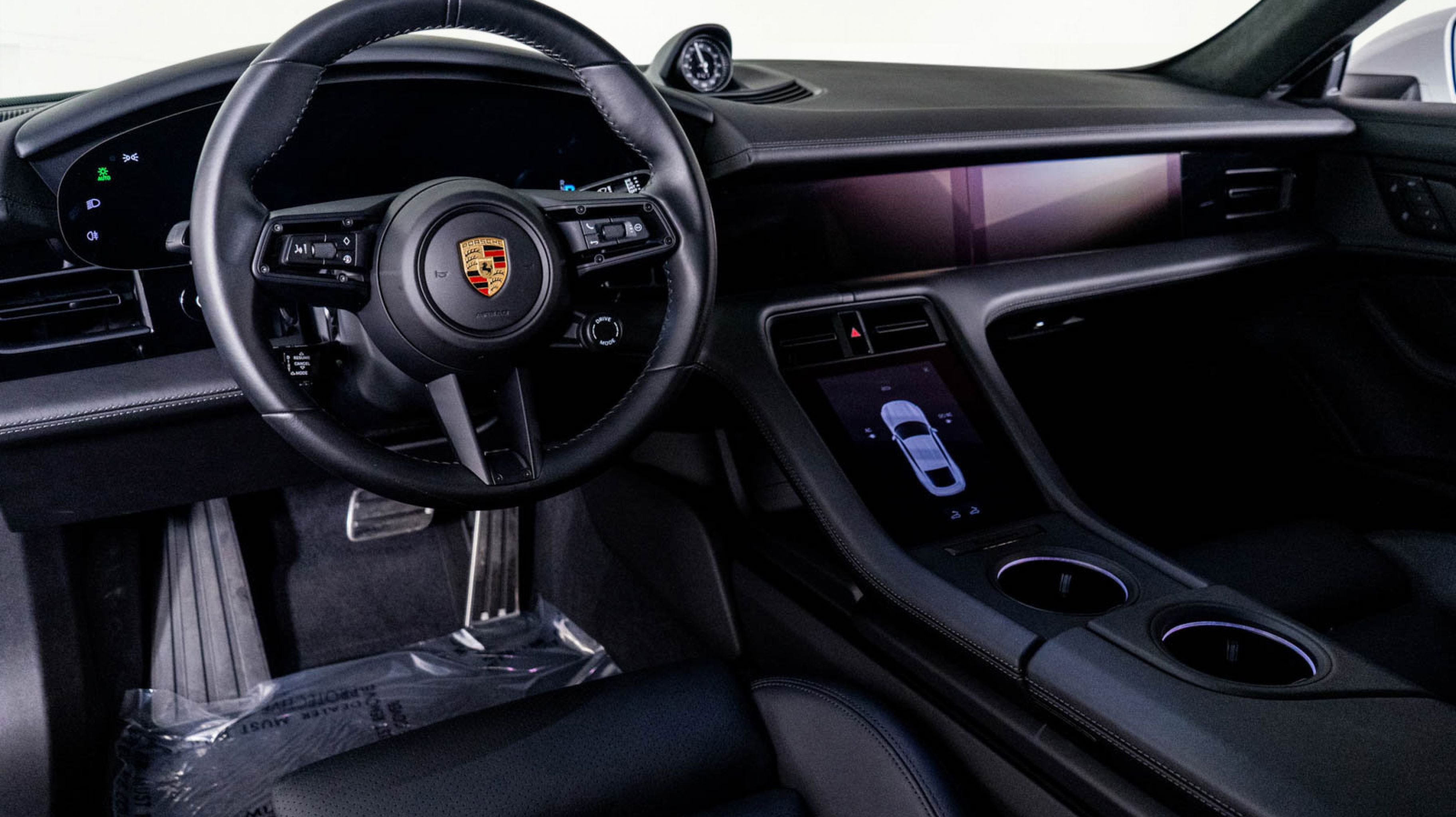 2024 Porsche Taycan GTS photo 2