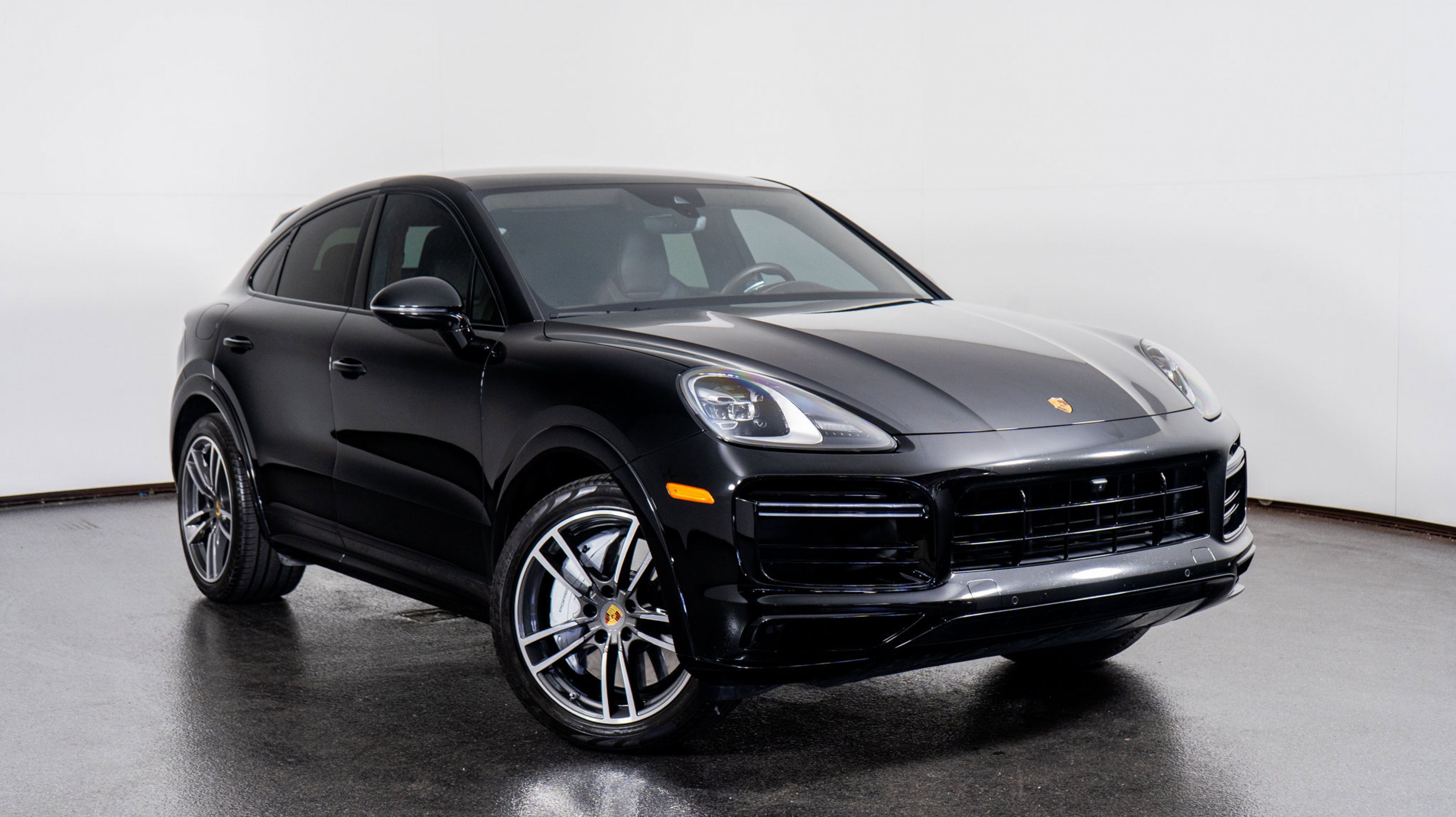 2023 Porsche Cayenne Coup Turbo's photo