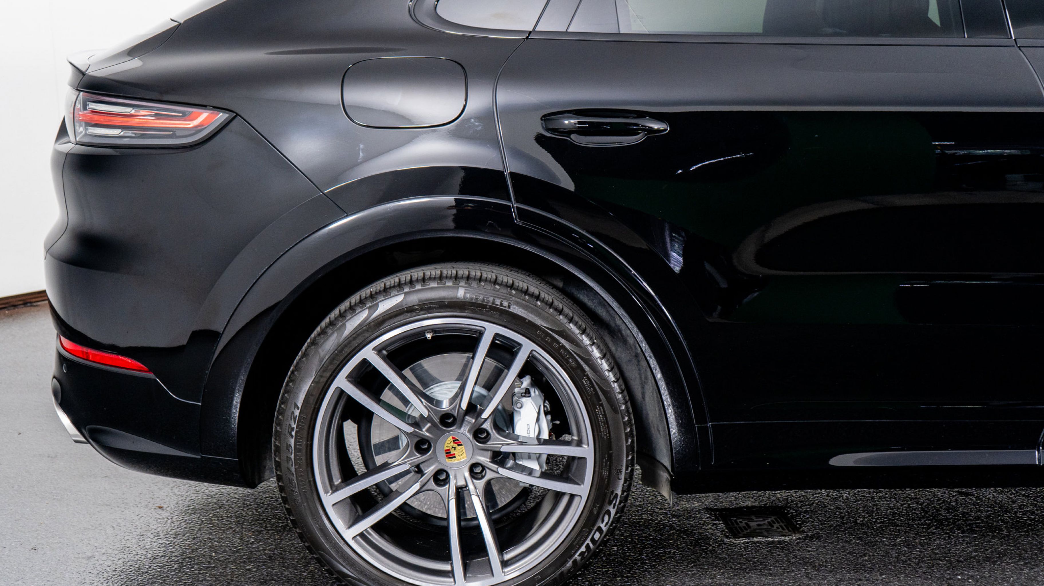 2023 Porsche Cayenne Turbo Coupe photo 4