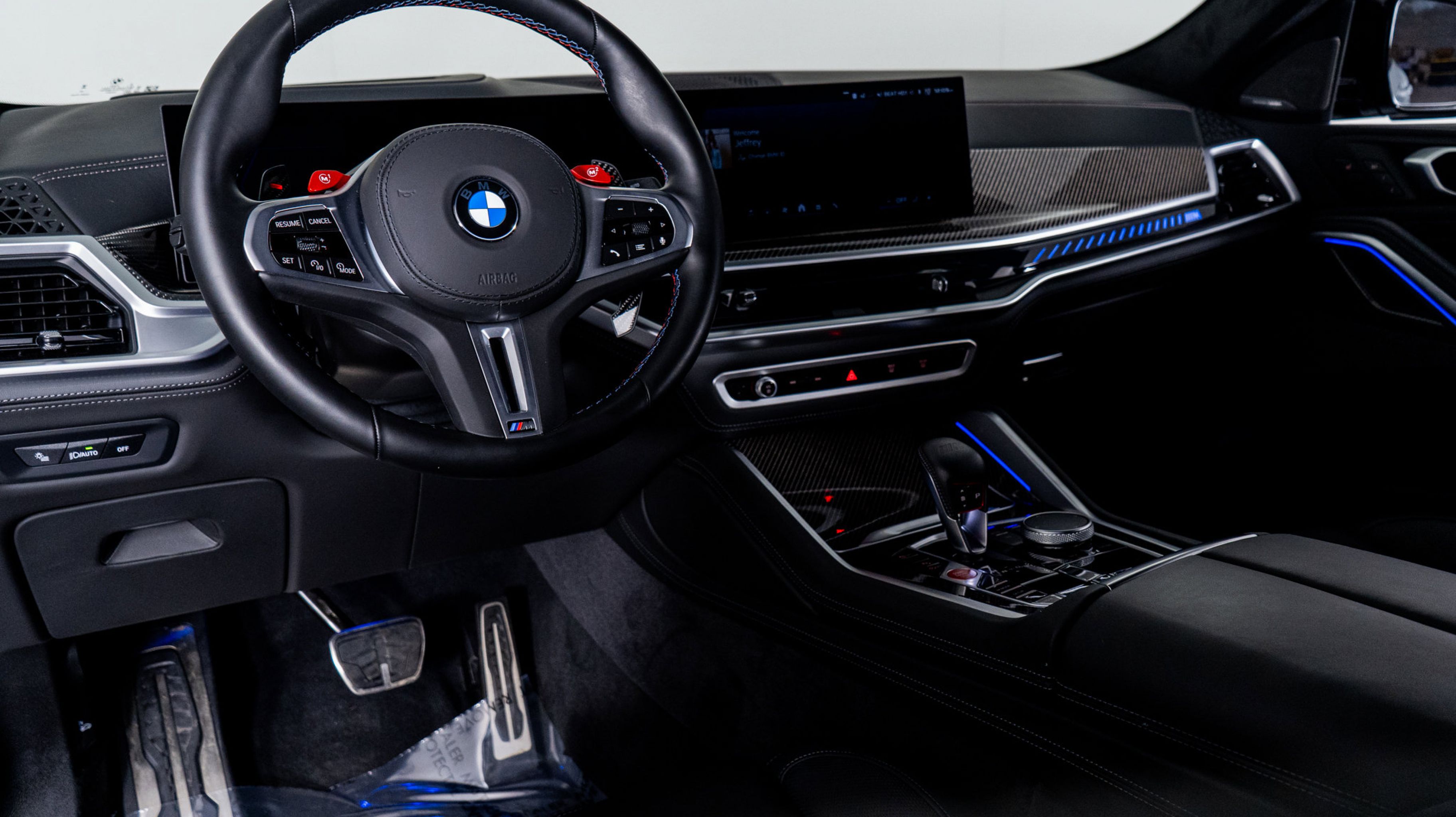 2025 Bmw X6 M photo 2