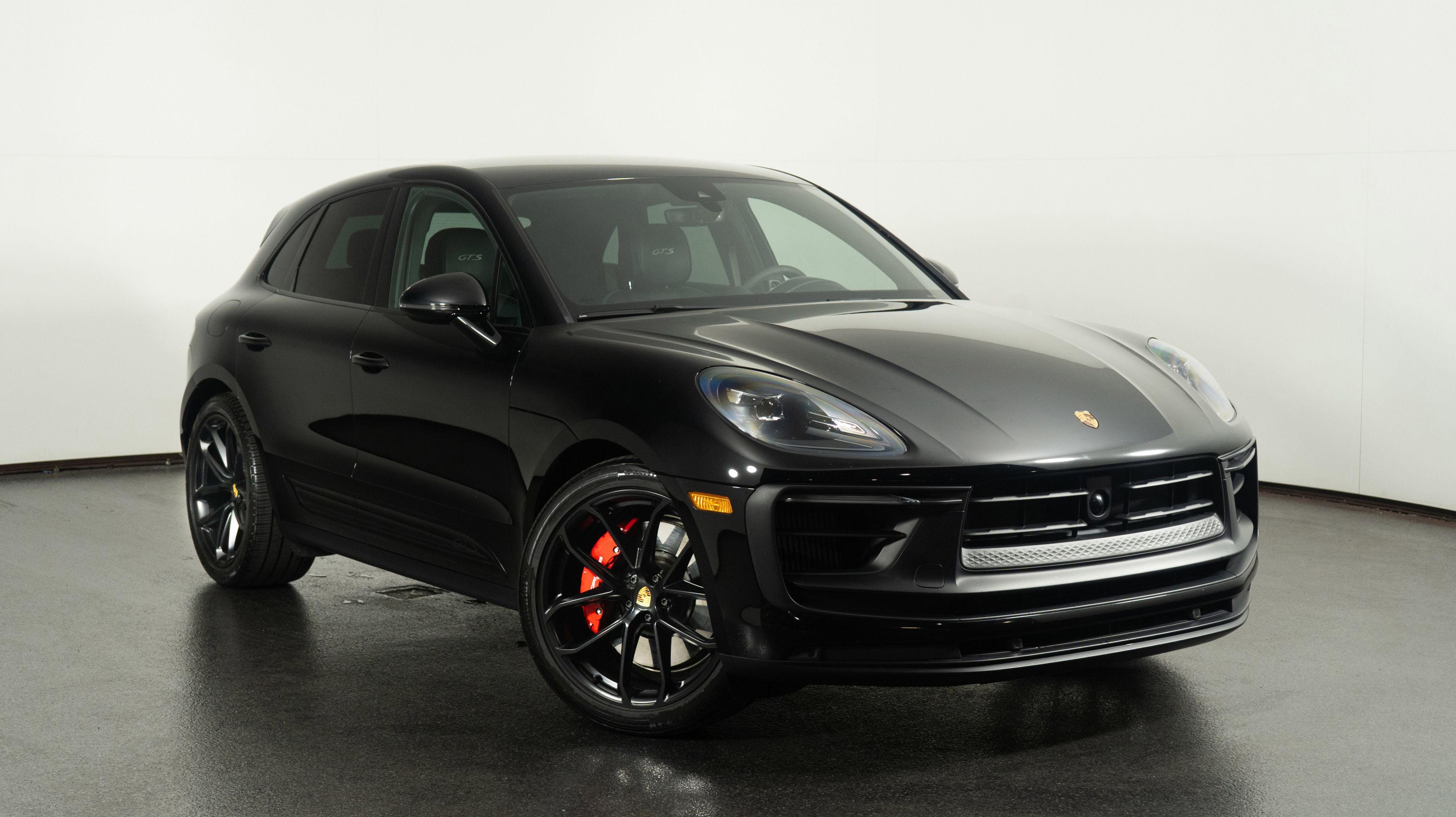 2023 Porsche Macan GTS's photo