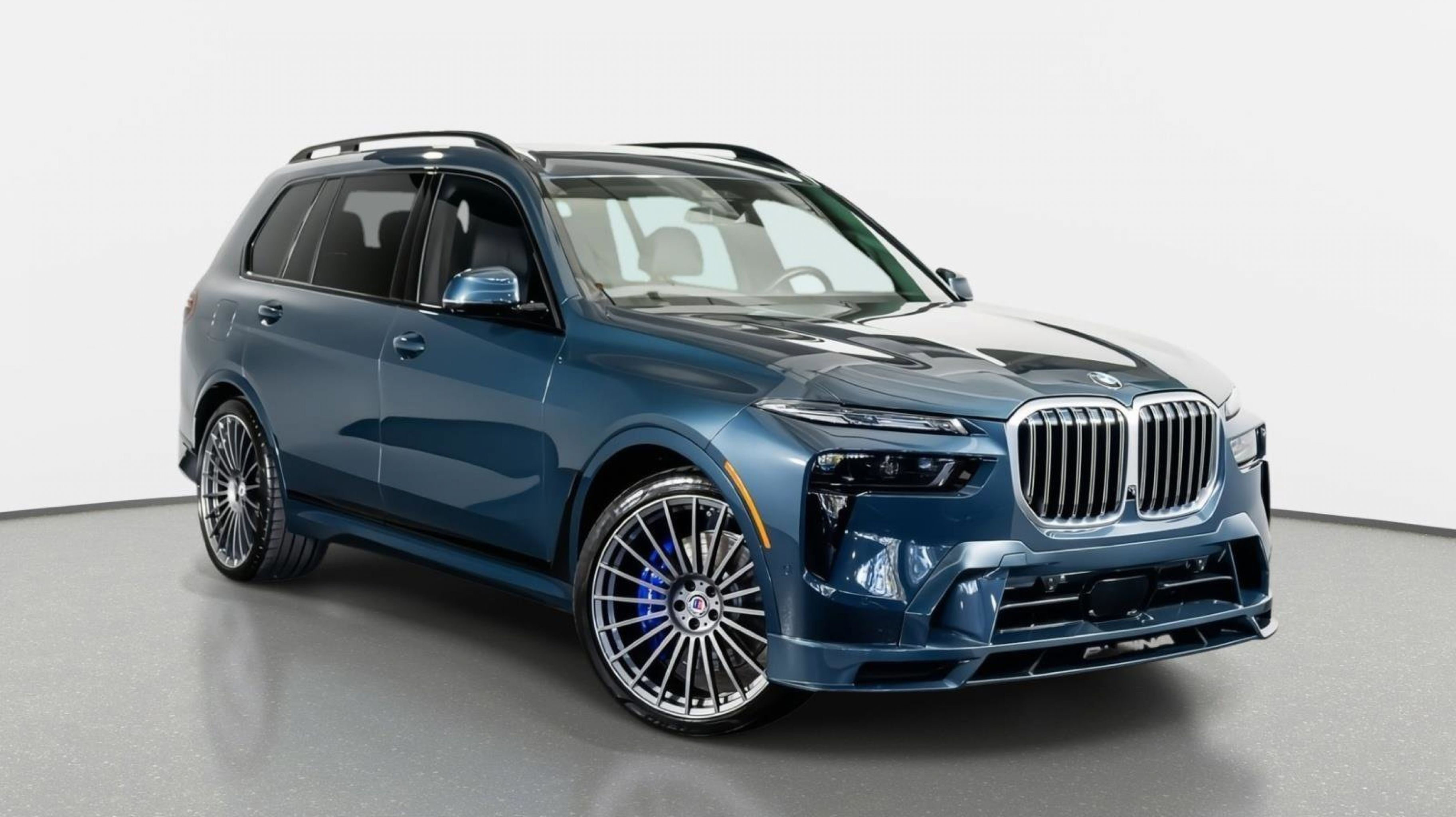 2025 BMW X7 ALPINA XB7's photo