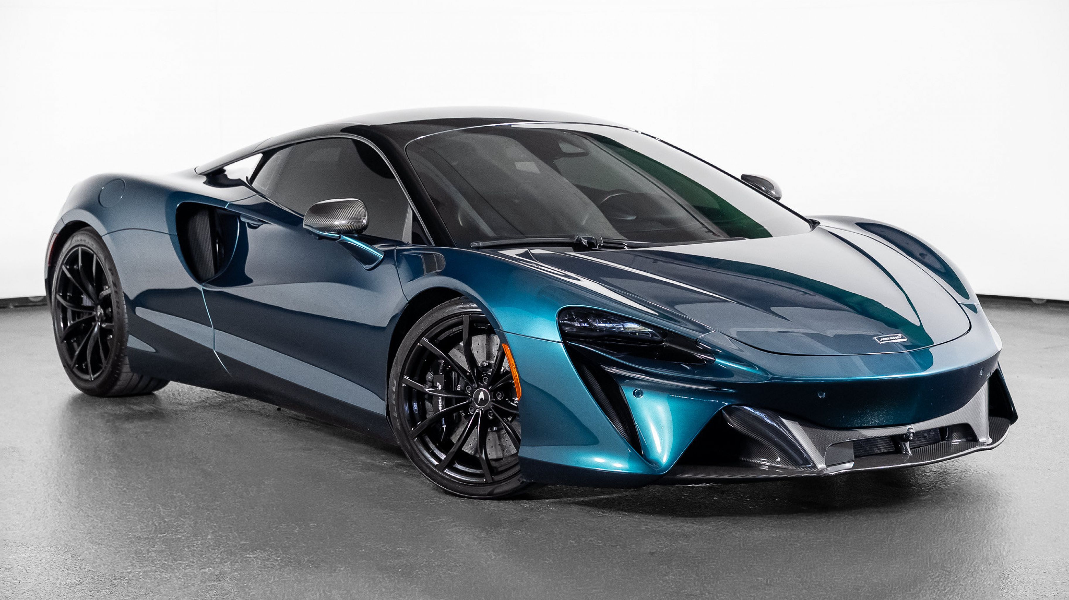 2024 McLaren Artura Techlux