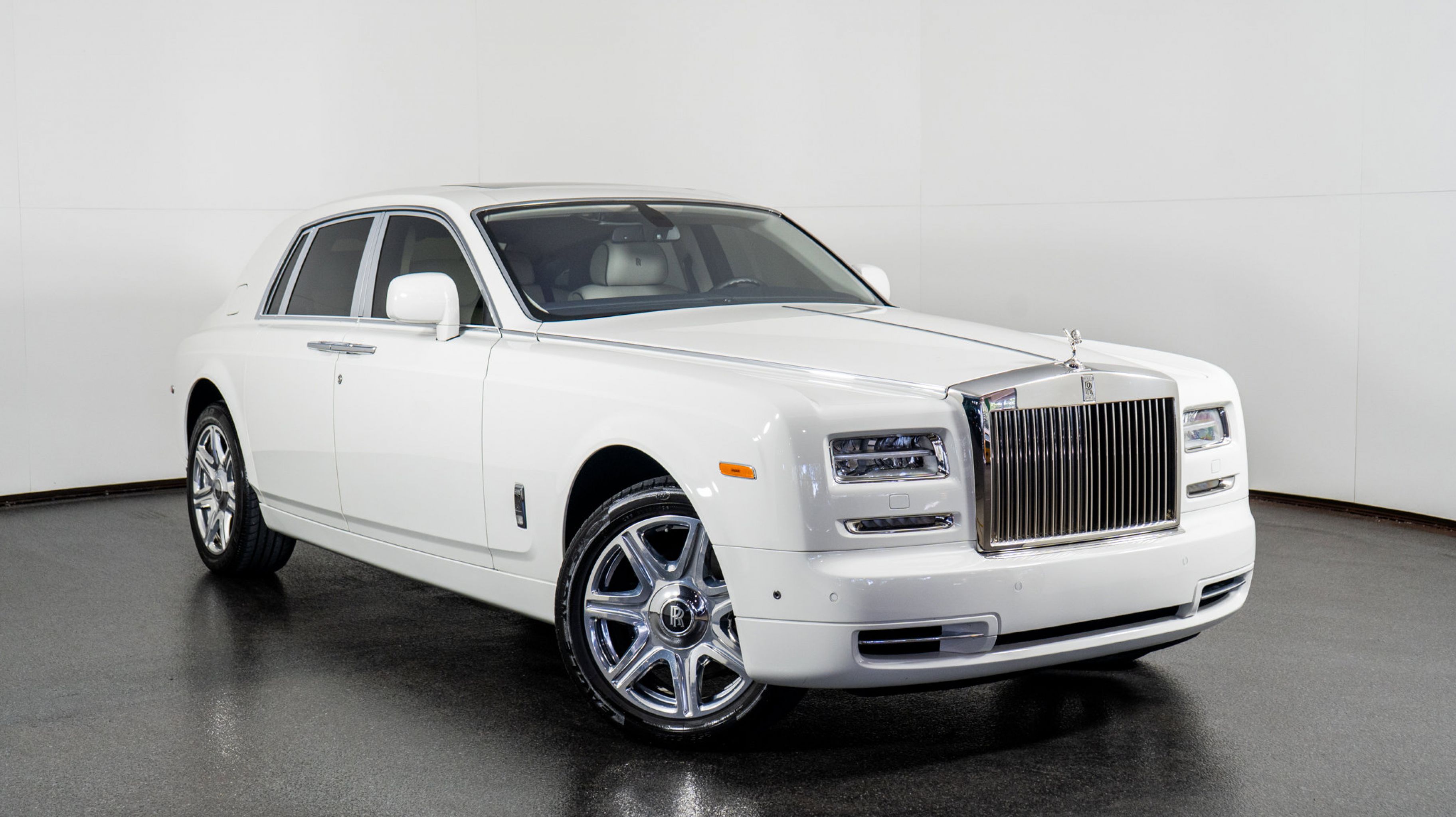 2016 Rolls-Royce Phantom Base's photo