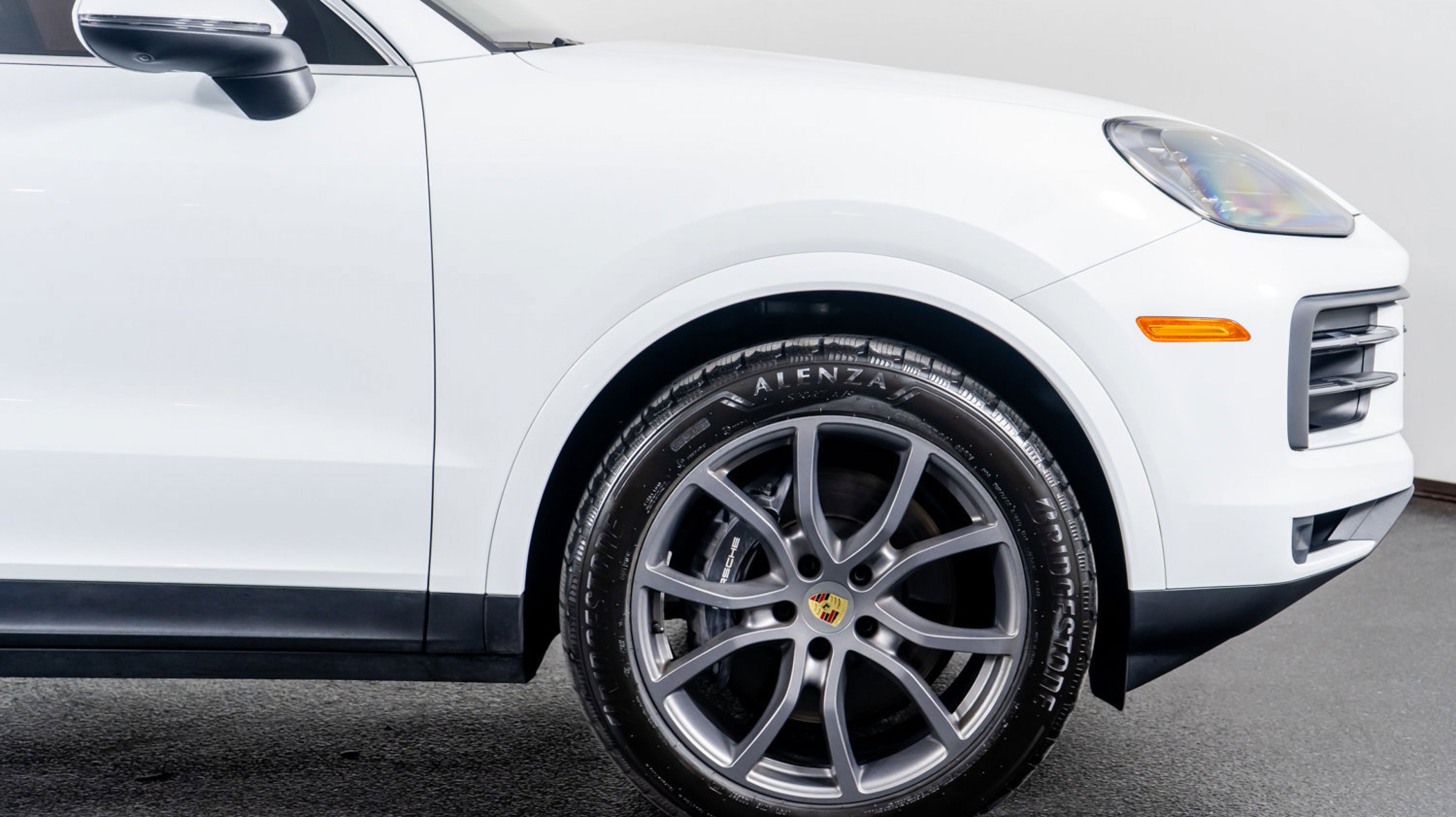 2024 Porsche Cayenne photo 4