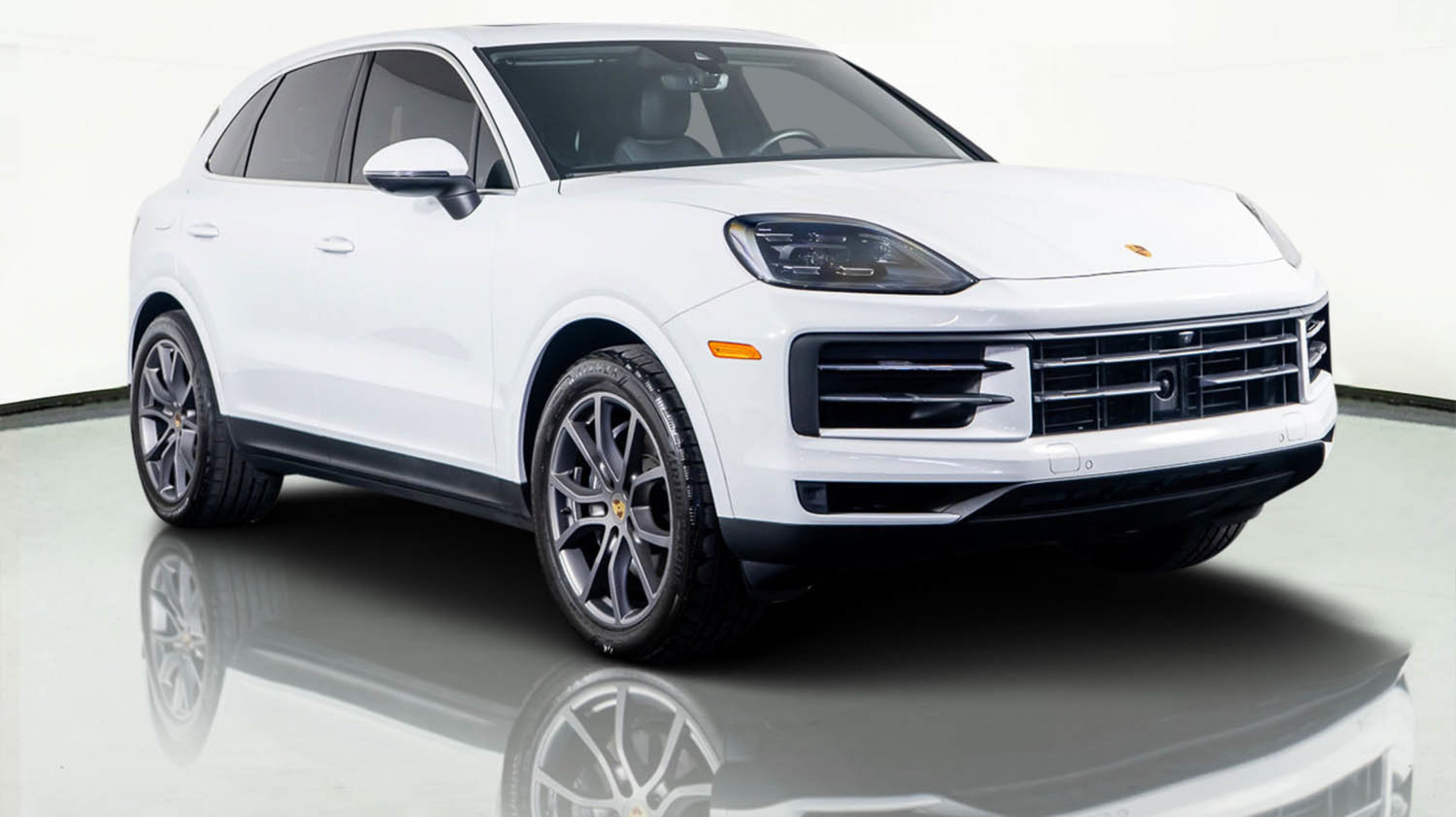 2024 Porsche Cayenne Base's photo