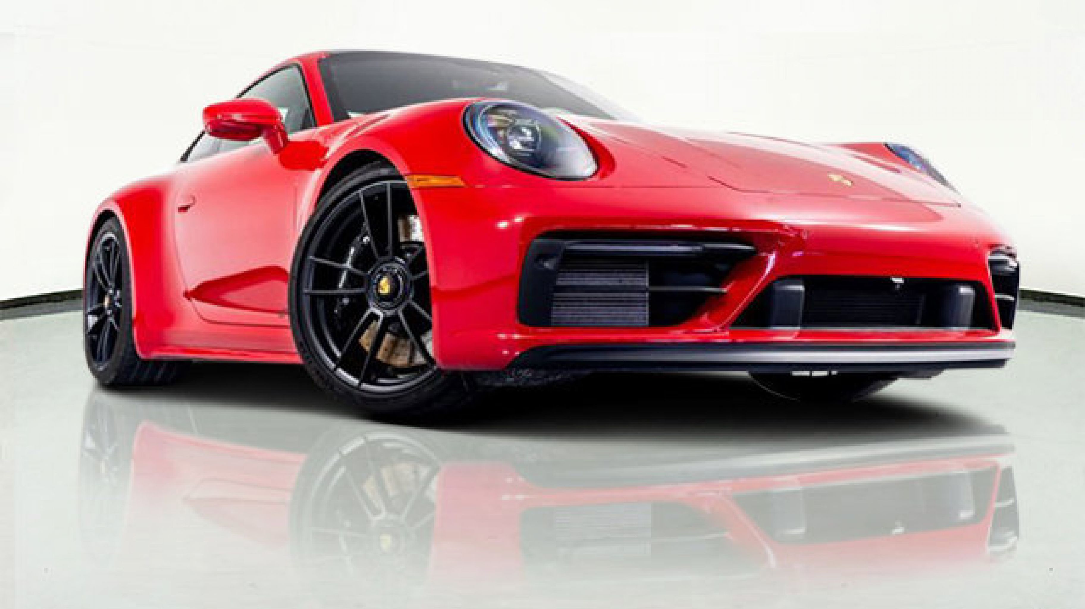 2024 Porsche 911 4 GTS photo 4