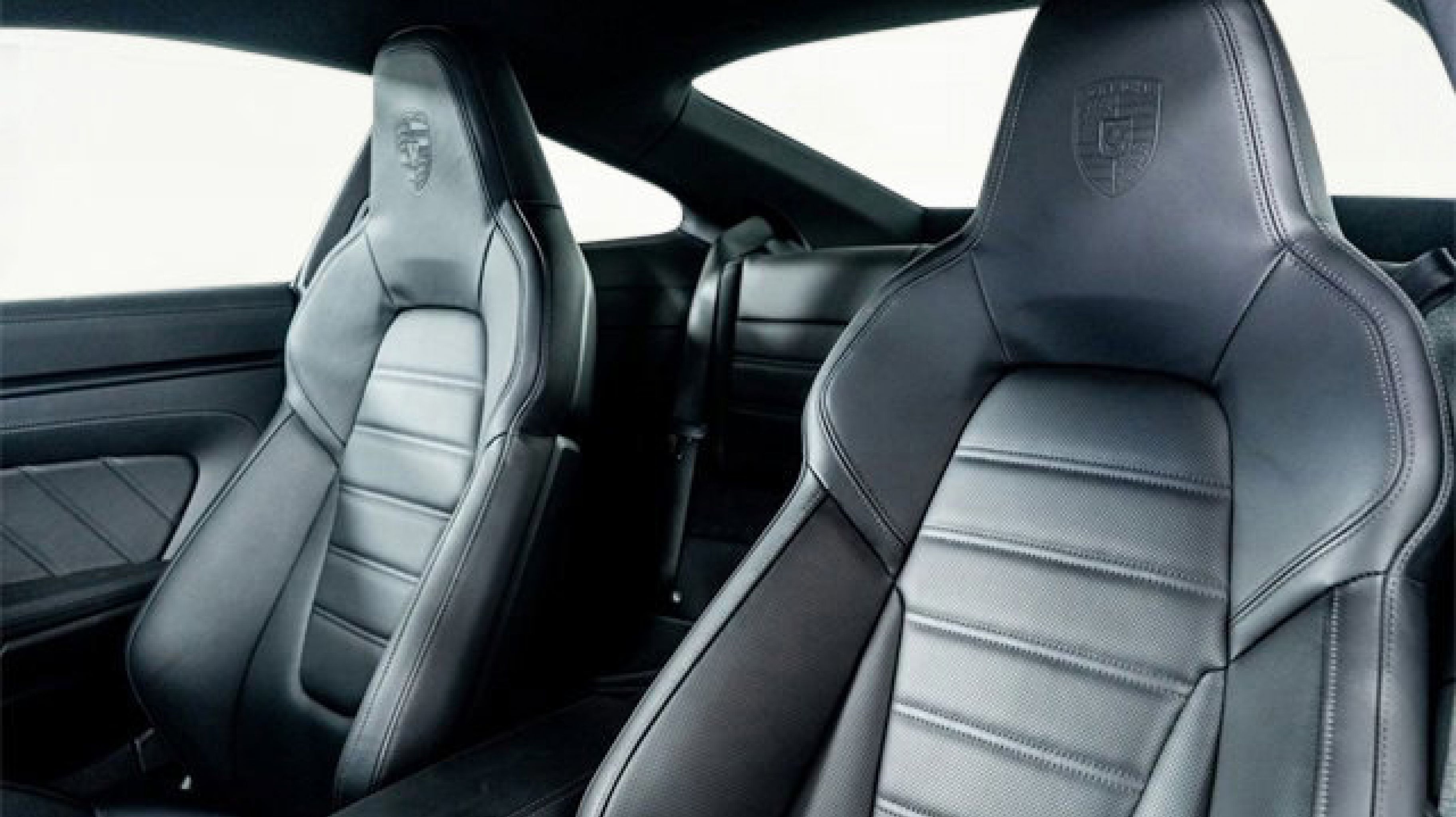 2024 Porsche 911 4 GTS photo 3