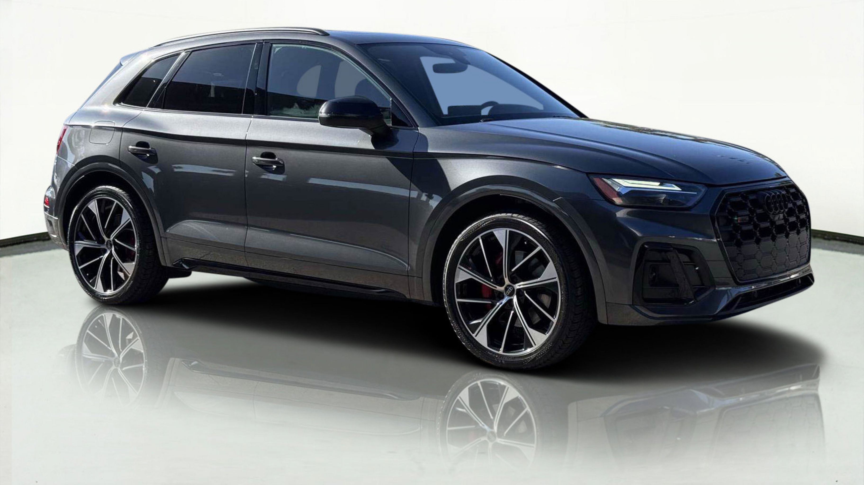 2023 Audi SQ5 Premium Plus's photo