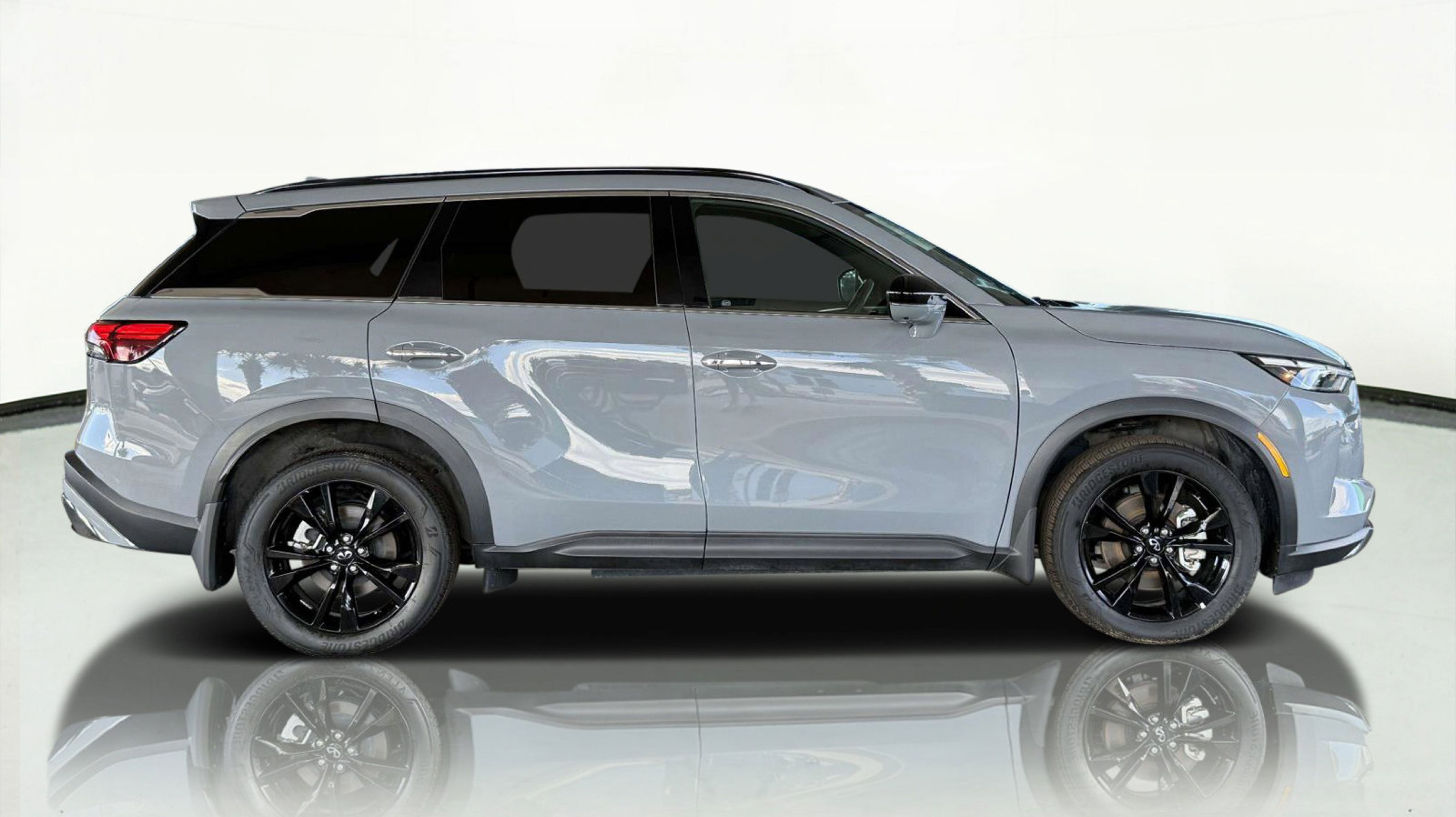 2025 Infiniti QX60 Luxe photo 2