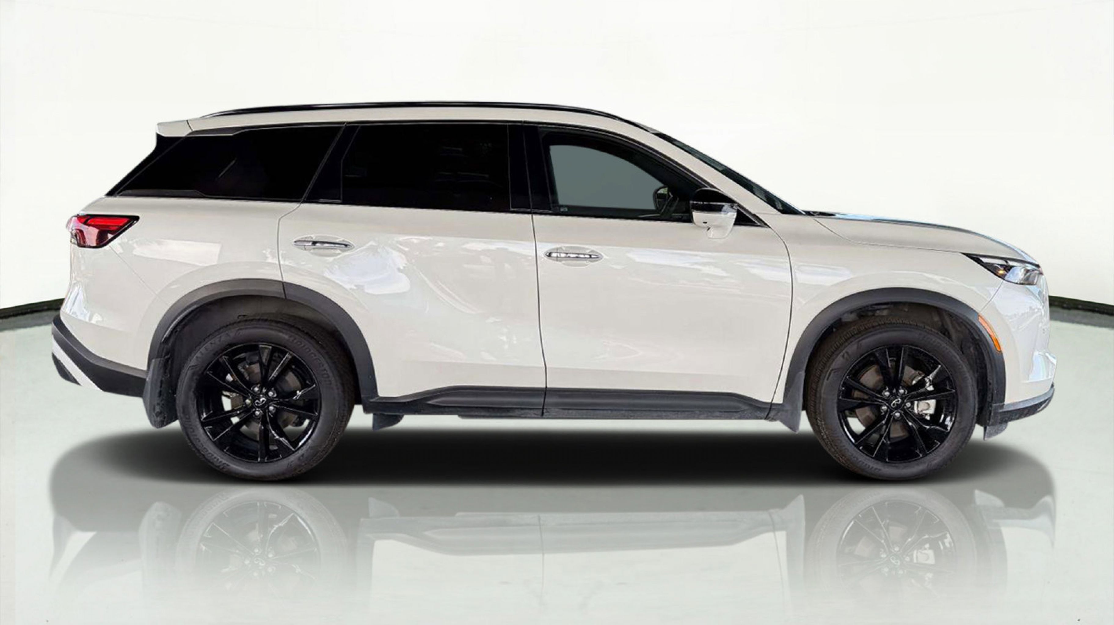 2025 Infiniti QX60 Luxe photo 2