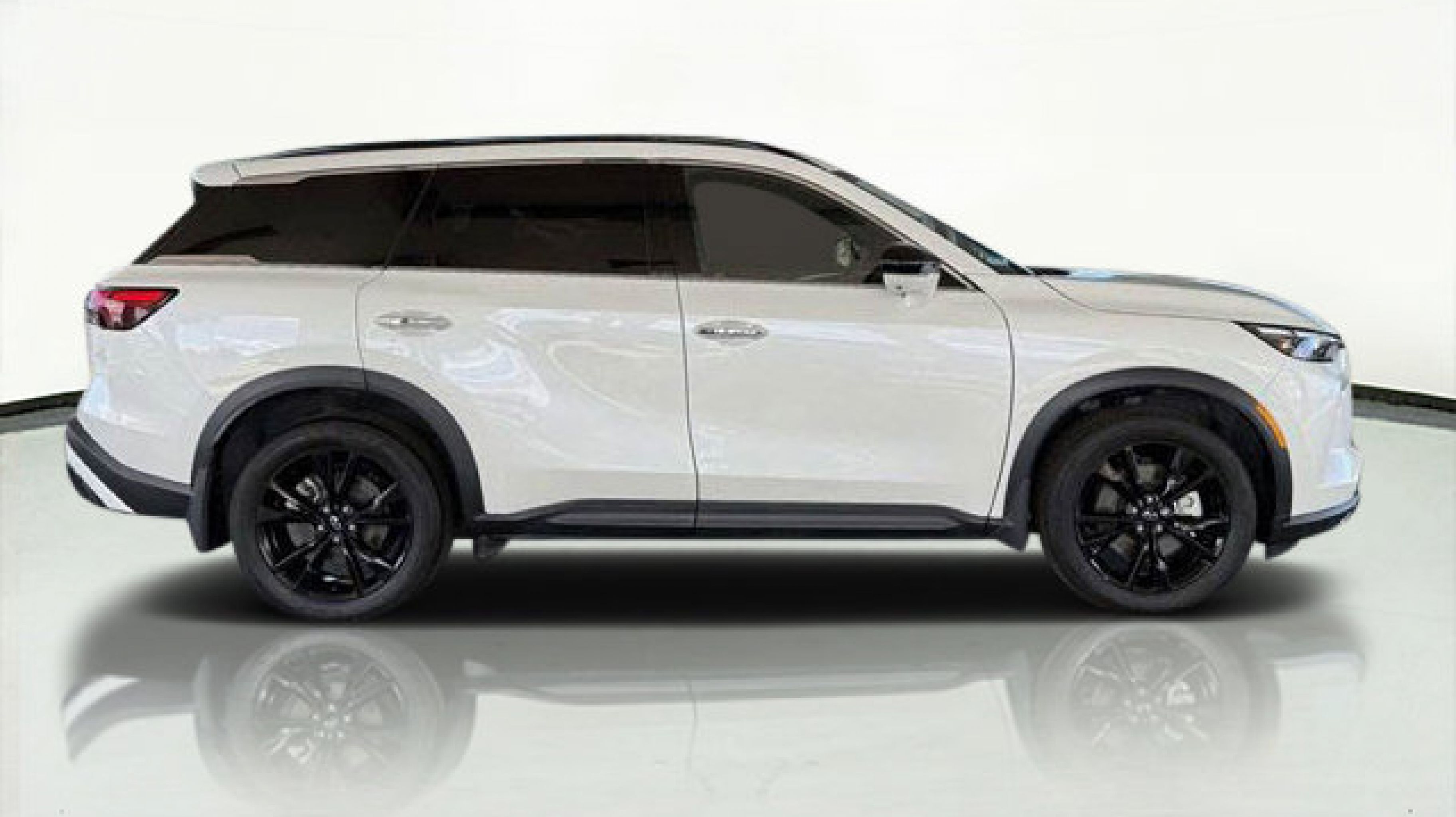 2025 Infiniti QX60 Luxe photo 2