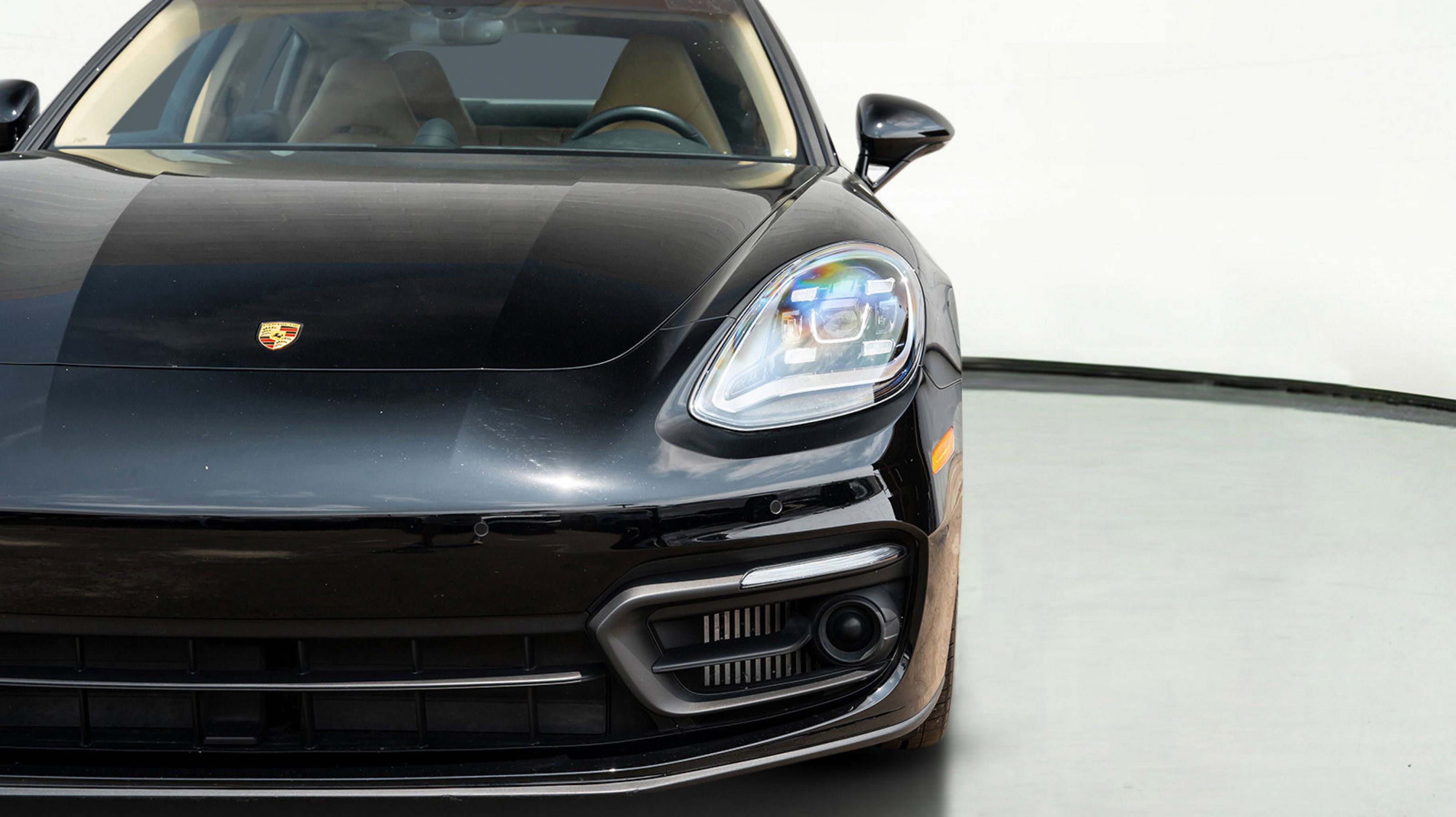 2022 Porsche Panamera 4 photo 3