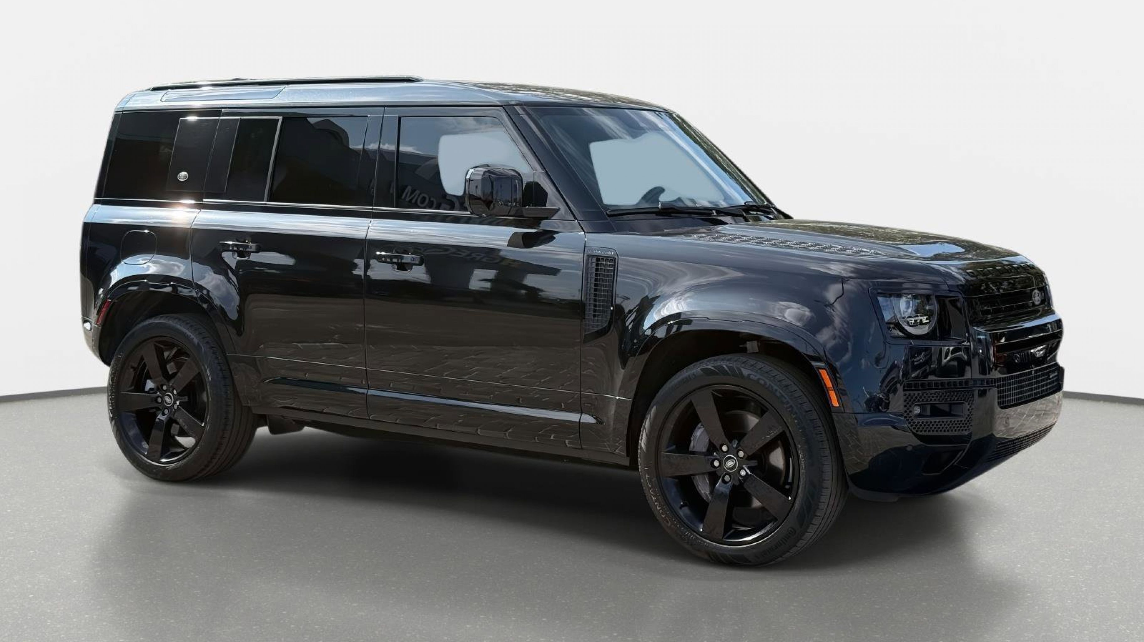 2023 Land Rover Defender X-Dynamic SE's photo